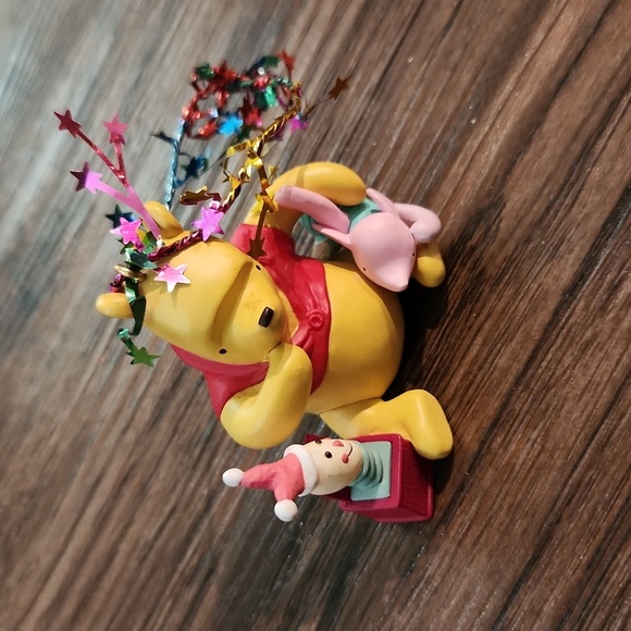 Pooh Bear Keepsake ornament - Picture 2 of 5